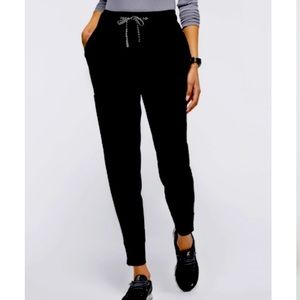 JAANUU 6 Pocket Ankle Zip Scrub Jogger Black